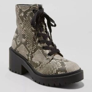 UNIVERSAL THREAD Brie Gray Faux Snake skin Women Combat Boots
